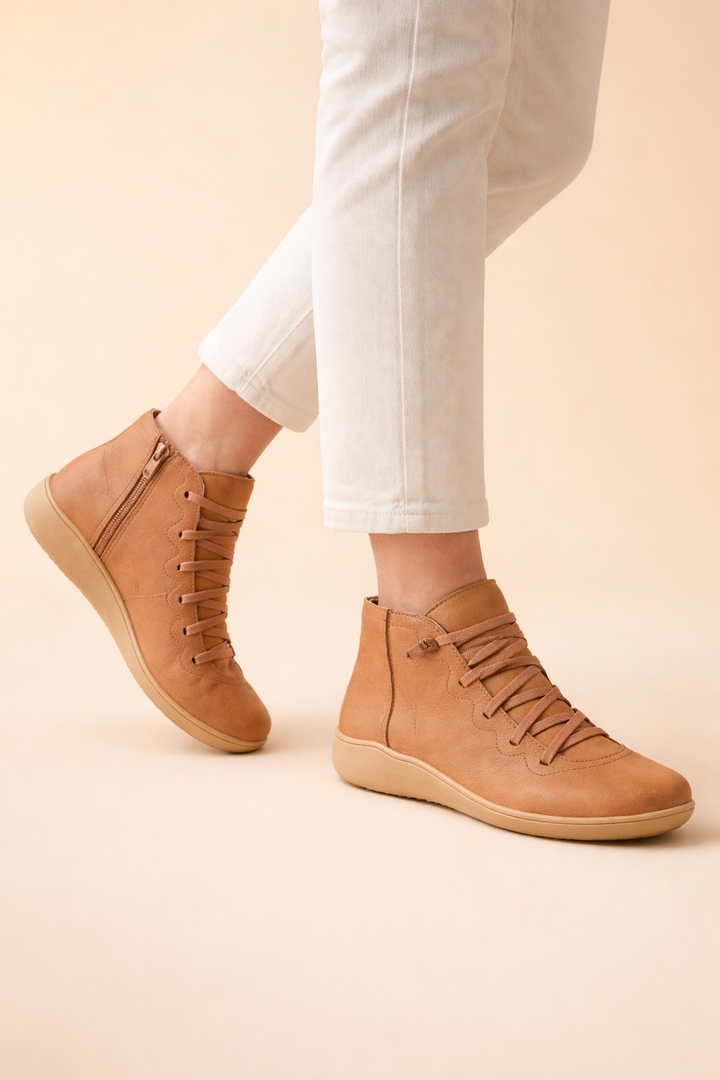 Bottines orthopédiques femme tendance, confortables pour la marche, soutien optimal du pied.