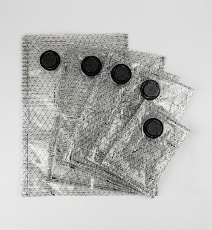 Kit de sacs de rangement sous vide de différentes tailles pour tous vos besoins d'organisation et de gain d'espace.