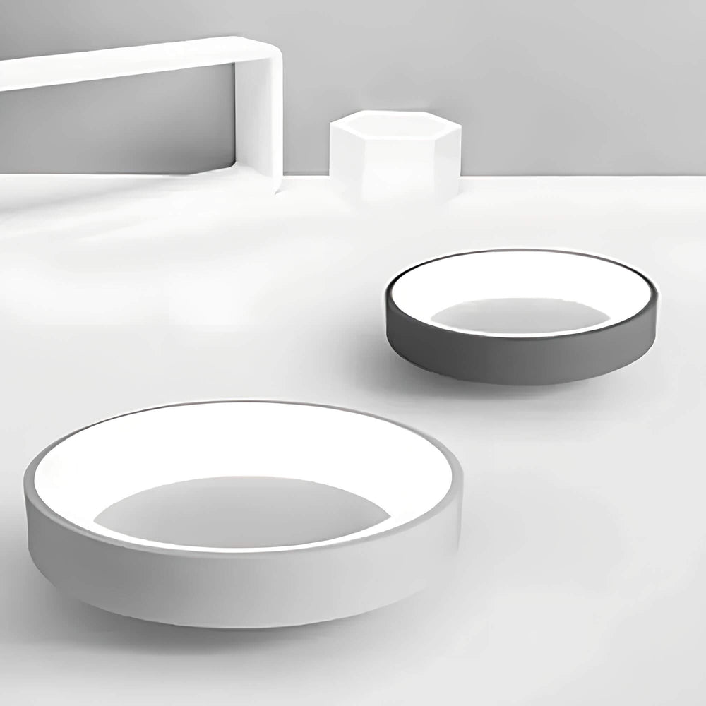 Luminaire LED design scandinave, élégant. Lampe de plafond moderne pour décoration intérieure chic.