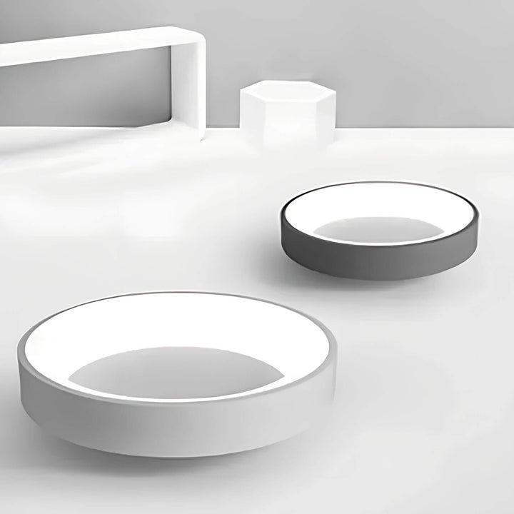 Luminaire LED design scandinave, élégant. Lampe de plafond moderne pour décoration intérieure chic.