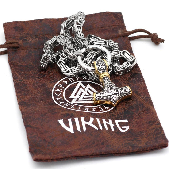 Collier homme avec pendentif loup viking. Accessoire de mode puissant, symbole de courage et de force.