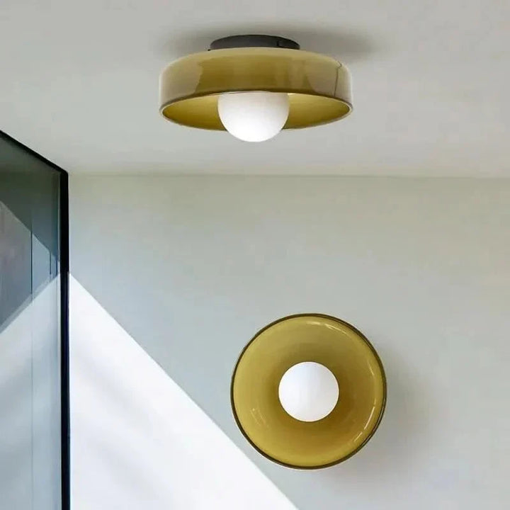 Plafonnier Glassglow moderne pour chambre. Lumière LED douce, design nordique en verre transparent.