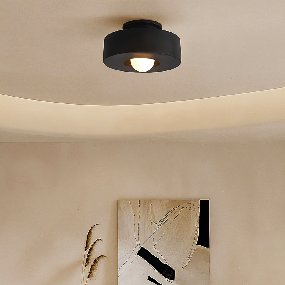Élégant plafonnier LED rond, parfait pour éclairage intérieur design et contemporain.