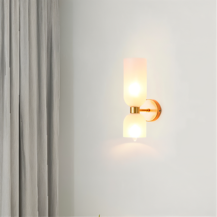 Applique LED design scandinave CapsuleLume, luminaire moderne intérieur.