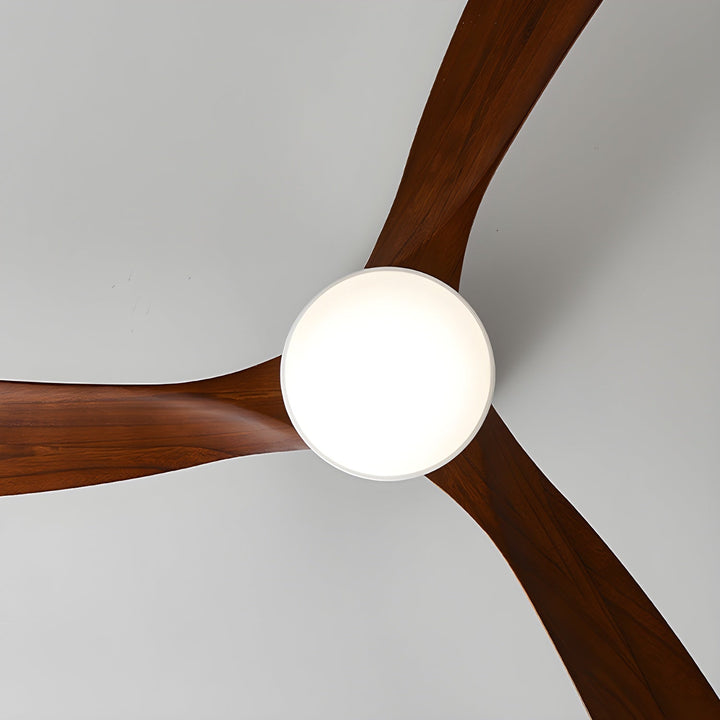 Éclairage LED puissant, ventilateur de plafond bois, design scandinave, silencieux.
