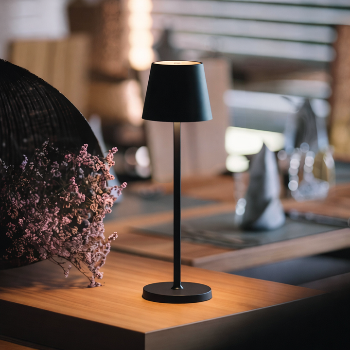 Lampe LED sans fil tactile, intensité réglable, design moderne scandinave pour décoration.