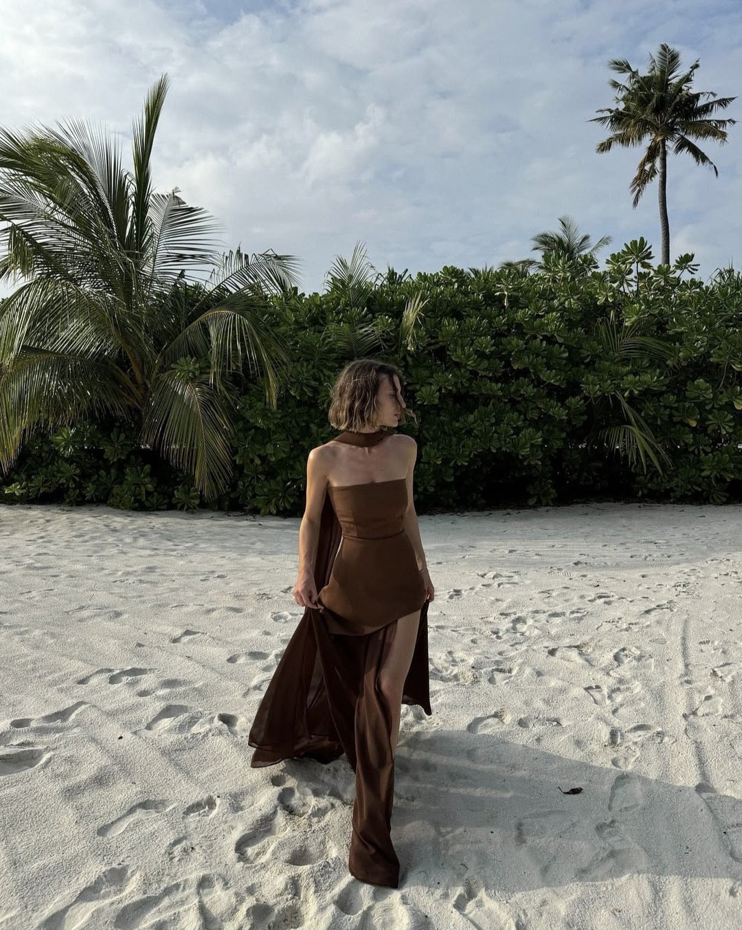 Robe Hannah pour femme, parfaite pour printemps-été. Confort, élégance sans effort et style fluide décontracté.