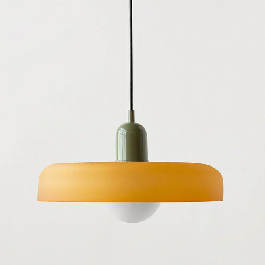 Décoration scandinave, luminaire plafond verre artisanal.