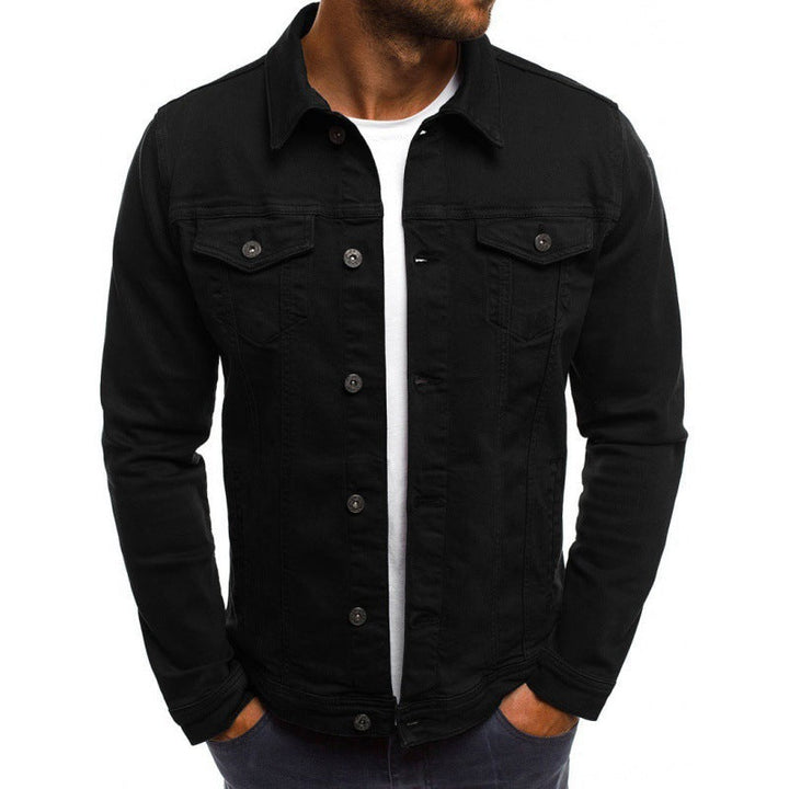 Veste en jean classique homme, coupe intemporelle pour un style décontracté urbain. Parfaite printemps/automne.
