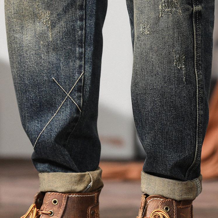 Pantalon mode homme urbain bleu, coupe décontractée et confortable pour un style moderne et polyvalent.