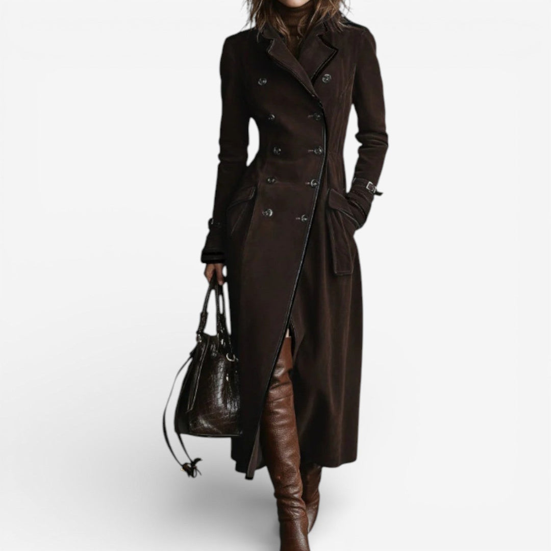 Manteau long femme Nathaly élégant pour l'automne-hiver, un trench-coat chic et sophistiqué en bordeaux.
