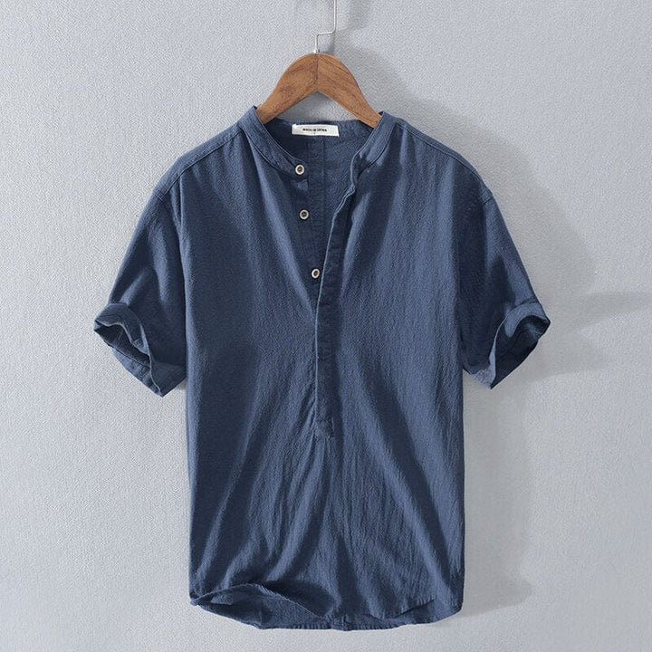 Chemise homme élégante style Provence, parfaite pour la mode estivale. Tissu léger et respirant.