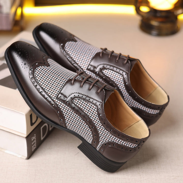 Élégantes chaussures Oxford pour hommes, idéales pour le bureau, les affaires et les événements habillés avec confort.