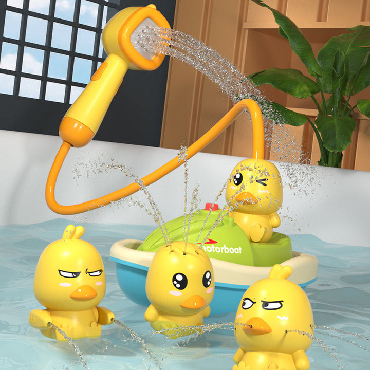 Bateau pirate jouet de bain HydroDuck avec fontaine intégrée pour enfants, stimulant le jeu aquatique et la motricité fine.