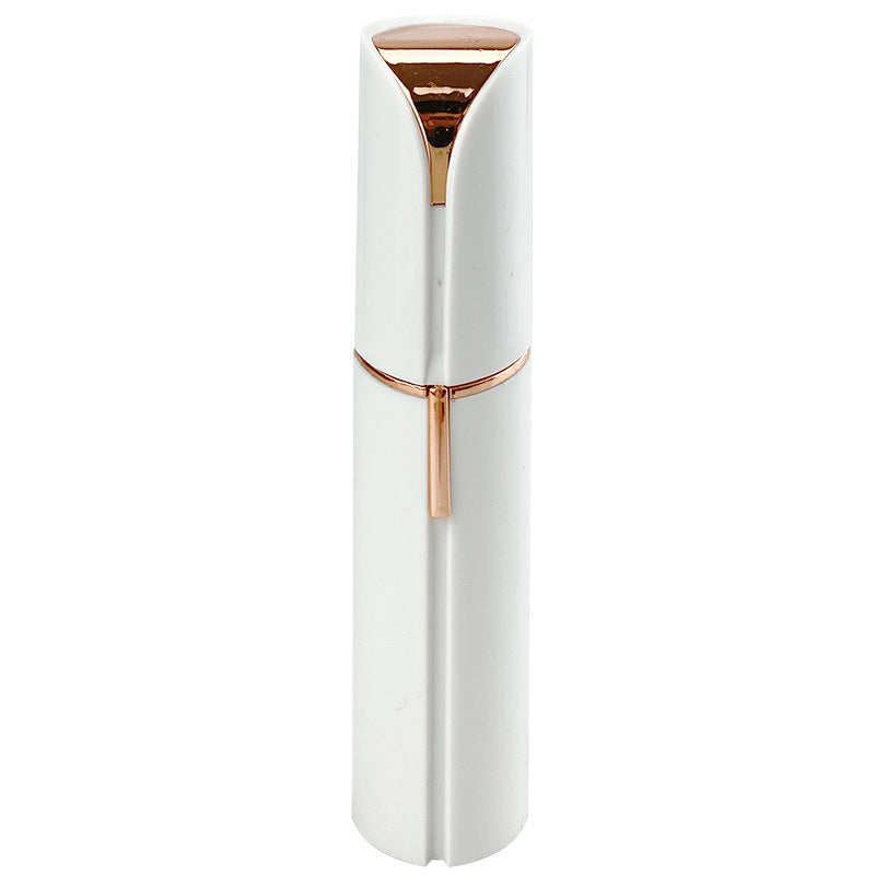 Épilateur visage femme, précision indolore et toucher doux pour un soin beauté optimal.