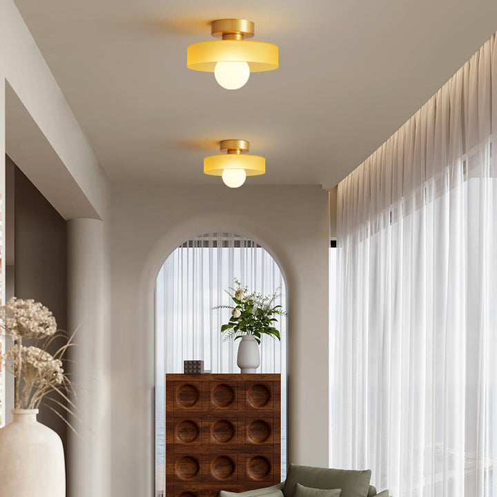 Lampe de plafond LED ronde, design moderne, éclairage intérieur multi-couleurs dimmable.
