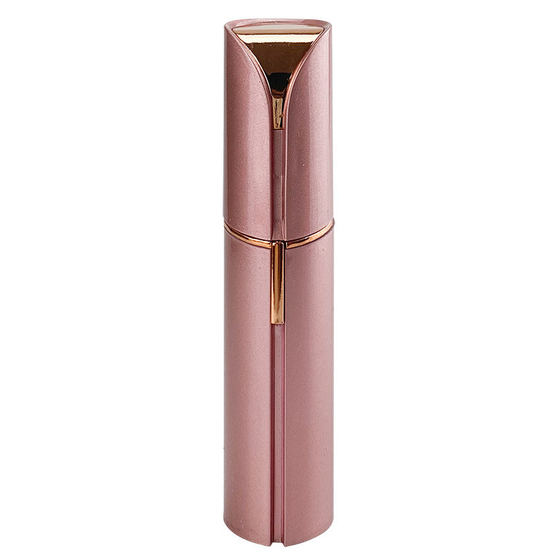 Épilateur facial femme portable, efficace et précis pour une épilation indolore du visage.