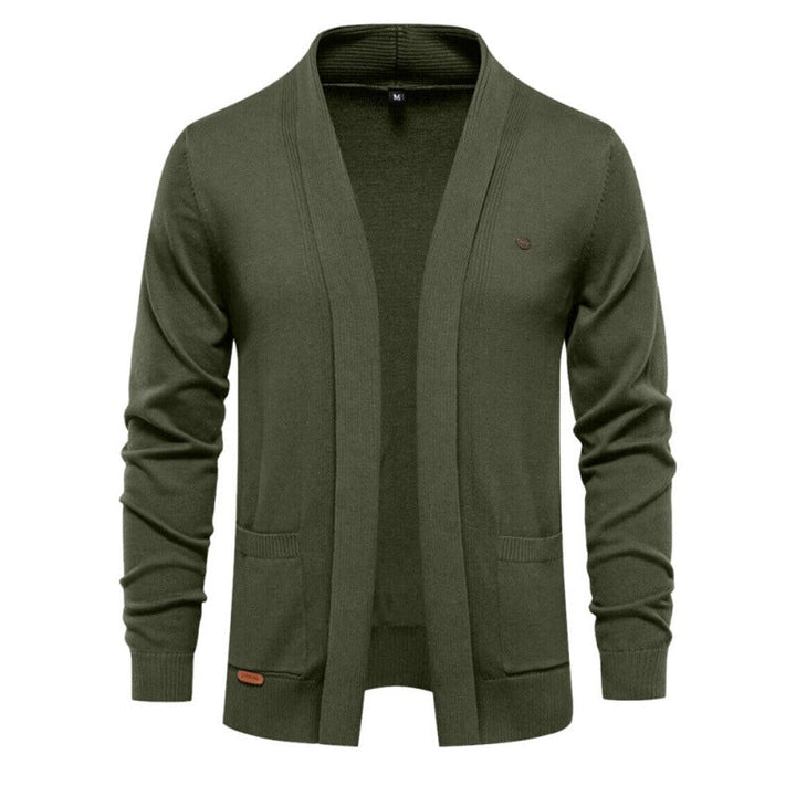 Dos du cardigan homme ouvert, coupe moderne, offrant confort et élégance discrète pour toute occasion décontractée.