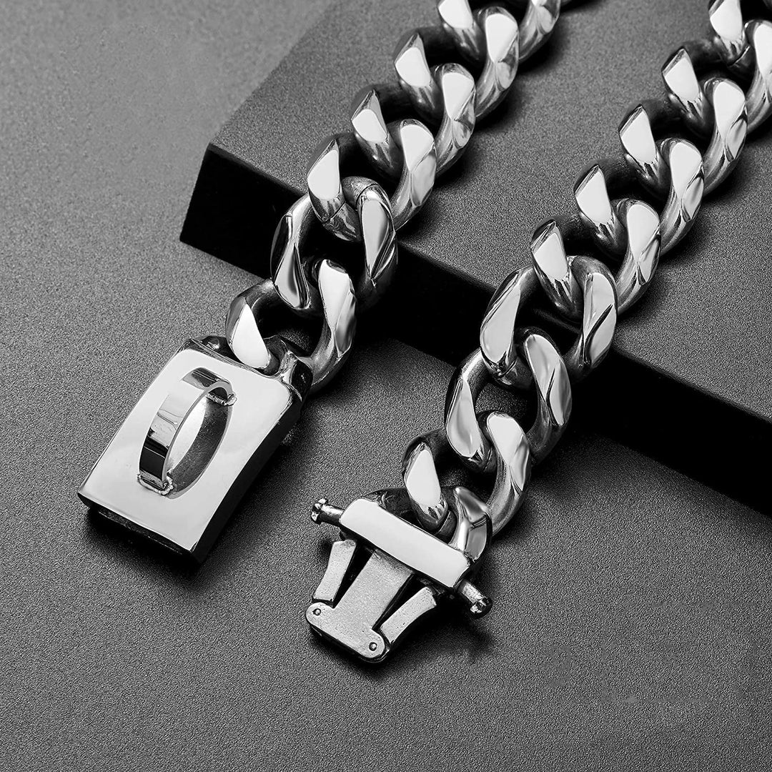 Collier chien acier TitanSteel or et argent, très robuste et confortable pour chien moyen à grand, durabilité assurée.
