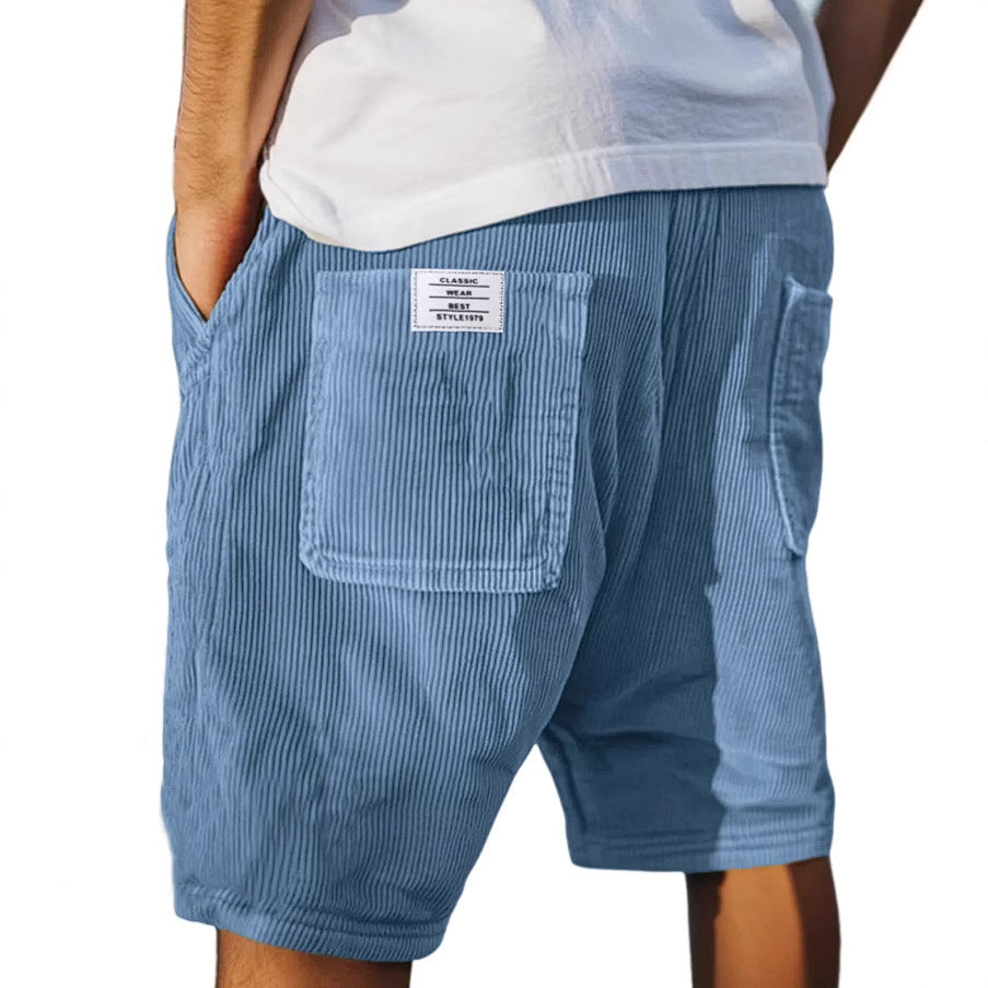 Élégant short en velours pour femme, pantalon court moderne et très confortable. Parfait pour un look d'été chic.