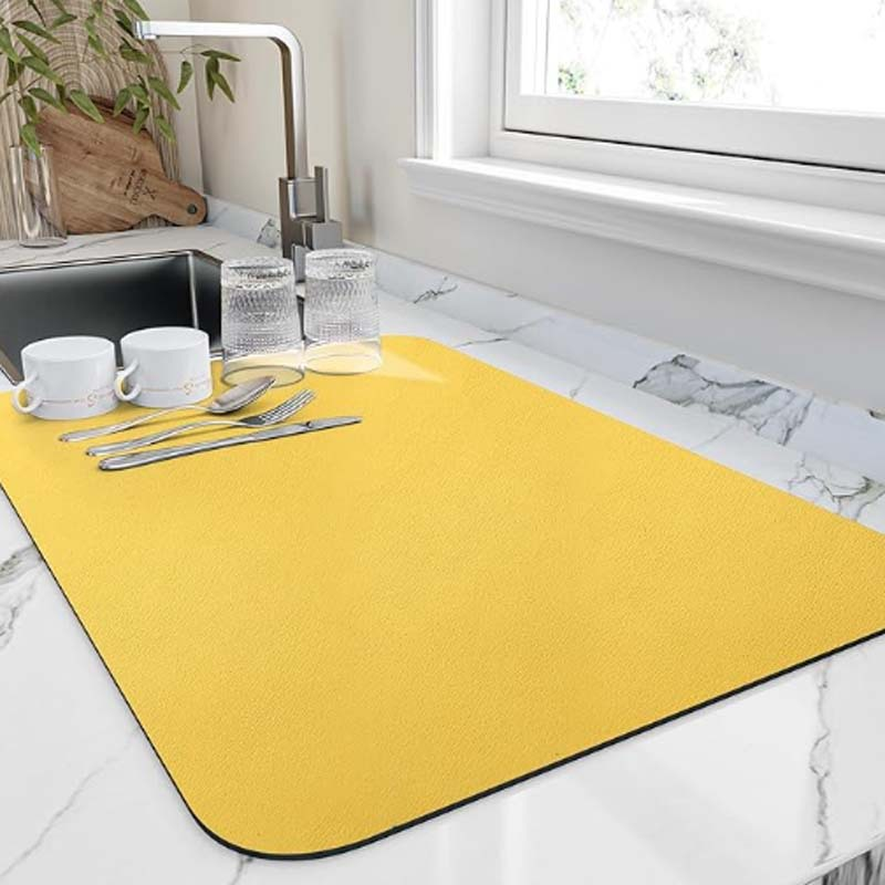 Optimisez l'espace avec ce tapis de séchage vaisselle rectangulaire, ultra absorbant et anti-humidité.