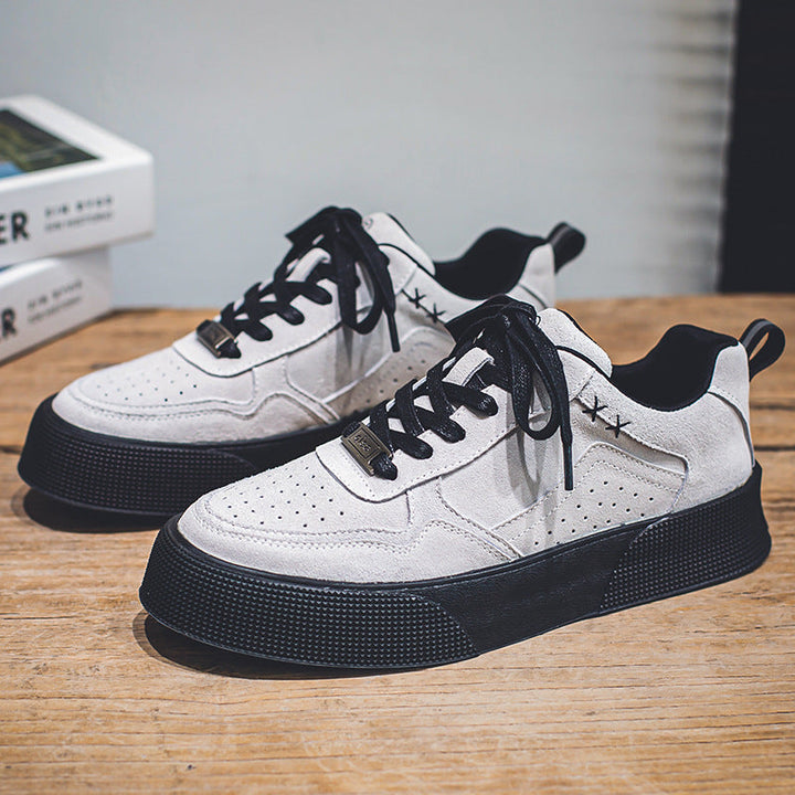 Baskets pour hommes à semelle épaisse, alliant robustesse, confort et style tendance pour toutes les occasions.