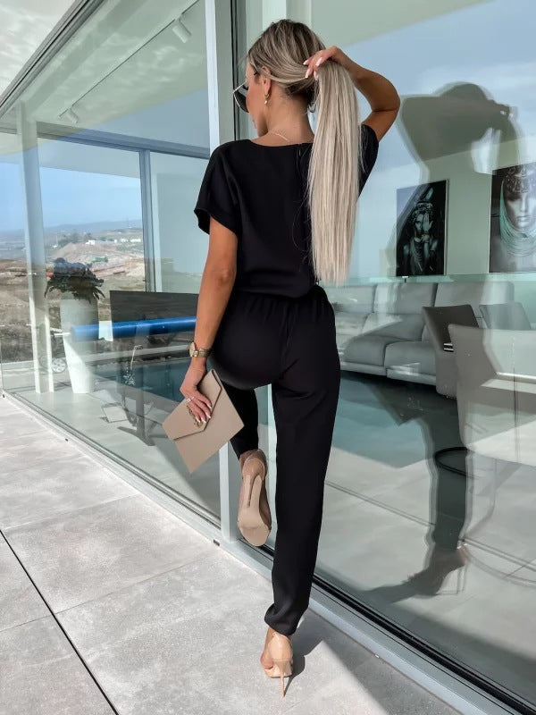 Mode femme été : combinaison polyvalente à manches courtes, chic, confortable et respirante.