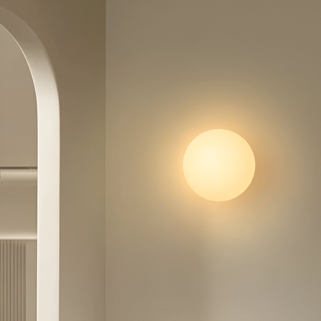 Luminaire mural rond et plat, un choix élégant pour tout intérieur moderne.