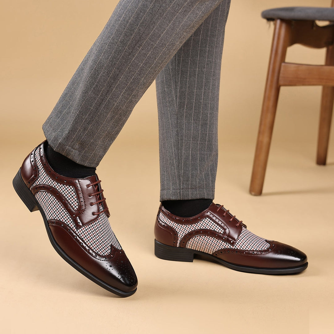 Chaussures Oxford en cuir noir pour hommes, distinguées et habillées, idéales pour les événements formels ou le bureau.