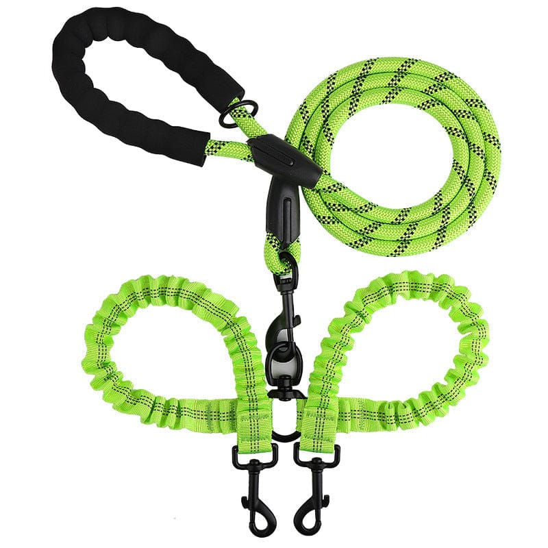 Zoom sur le connecteur anti-enchevêtrement 360° de la laisse double, pour une promenade fluide.