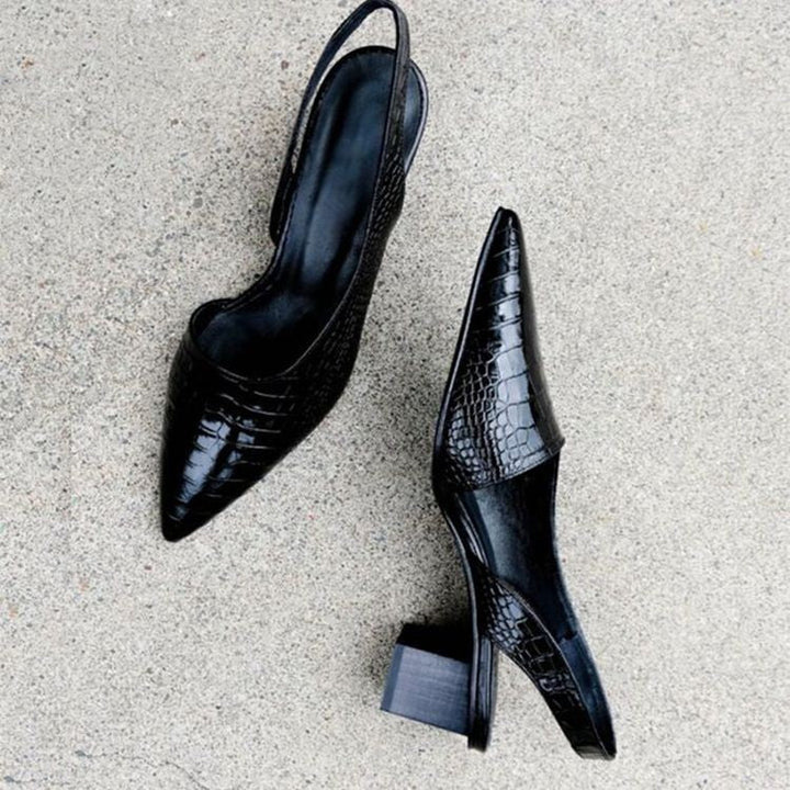 Chaussures à talons orthopédiques pour femmes, conçues pour un soulagement optimal de la douleur et une posture améliorée.