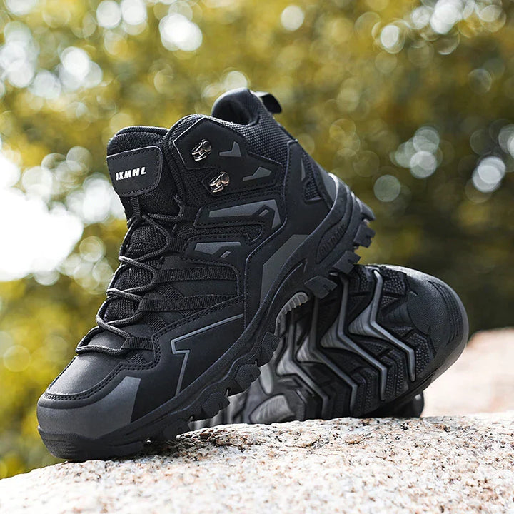 Chaussures outdoor femme imperméables, offrant stabilité et protection pour l'aventure.