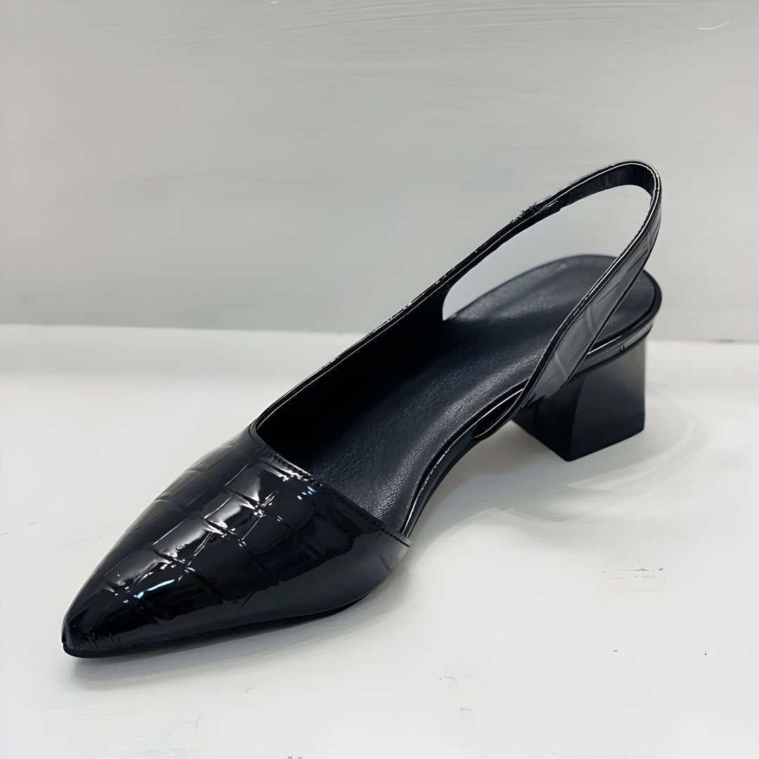Talons orthopédiques modernes pour femmes, combinant élégance, confort et soutien essentiel pour les pieds.