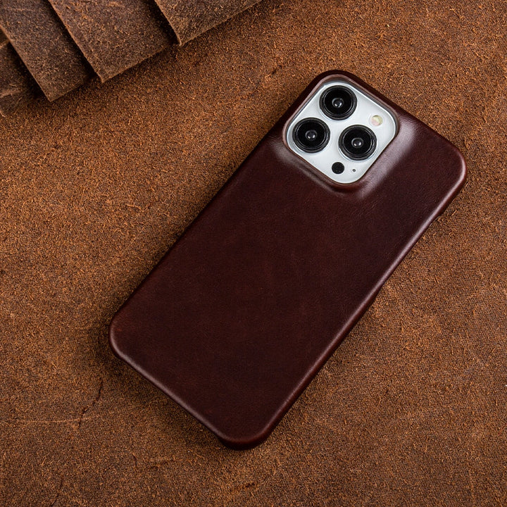 Housse iPhone en cuir véritable ciré à l'huile pour une protection élégante et durable.