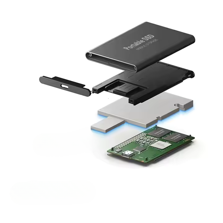 Disque dur externe SSD compact USB-C, 128 To, idéal pour le stockage rapide.