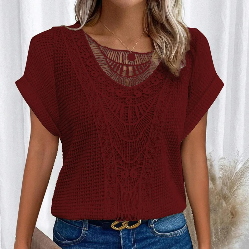 Blouse femme élégante, coupe flatteuse, style versatile et chic, parfaite pour un look tendance et confortable.