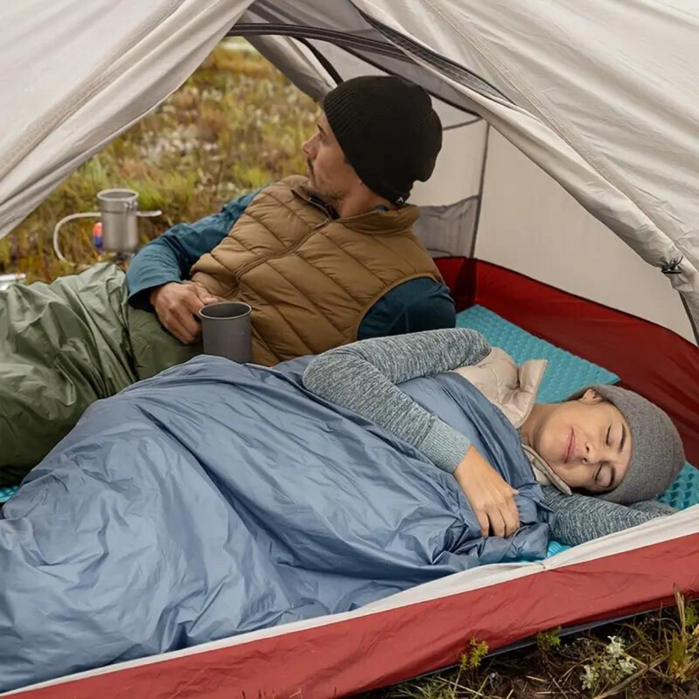 Sac de couchage de randonnée TrailEase, confortable pour dormir en aventure, équipement léger de printemps/été.