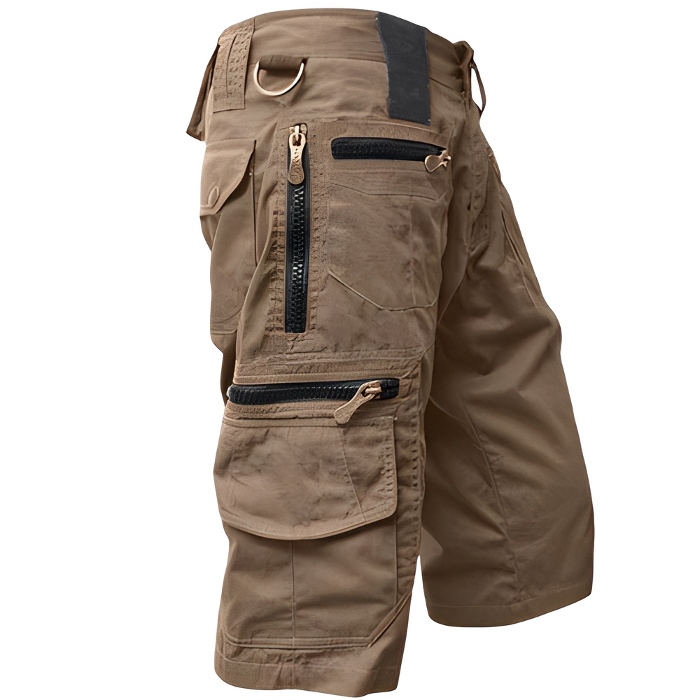 Short homme style cargo décontracté pour l'été, multiples poches fonctionnelles. Vêtement masculin confortable.