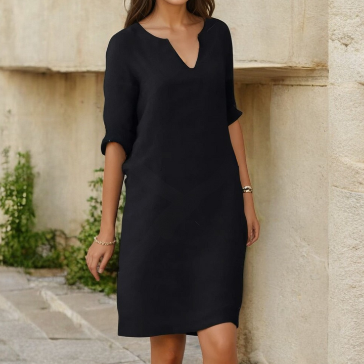 Robe longue fleurie pour femmes, parfaite pour l'été. Élégante et décontractée, idéale pour soirée ou journée chic.