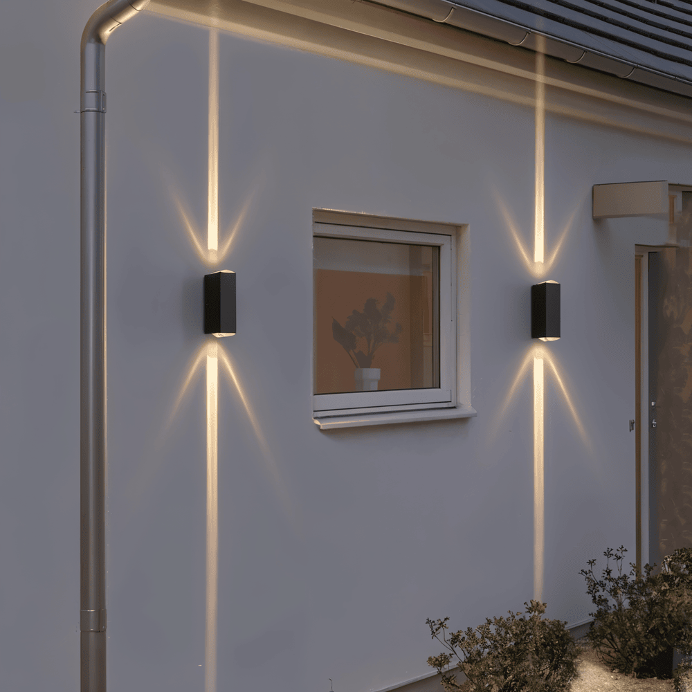 Éclairage mural LED intérieur moderne, économe en énergie, ajoutant une touche de sophistication à votre pièce.