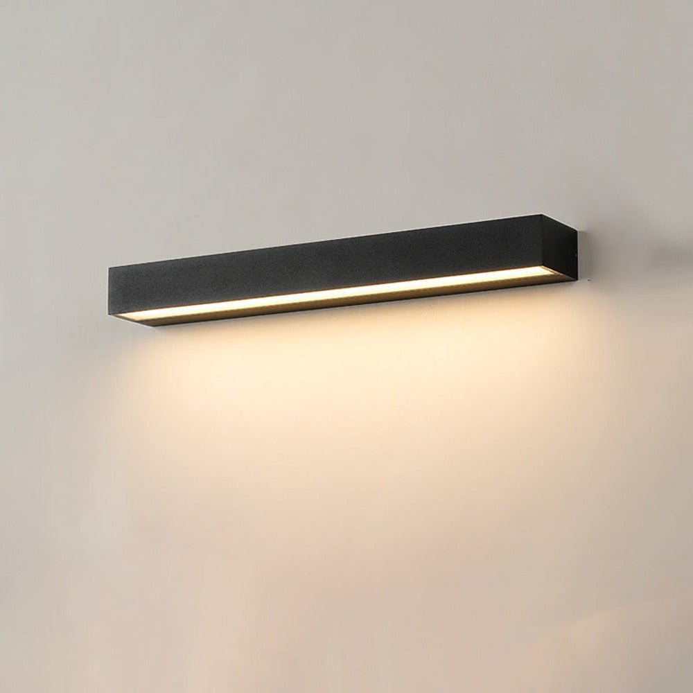 Applique murale LED moderne et simple, étanche pour extérieur. Éclairage efficace de façade et terrasse.