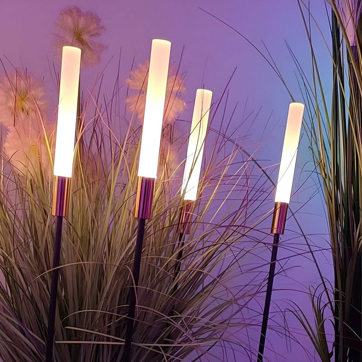 Lampe solaire moderne pour allée, lumière LED extérieure jardin, étanche IP65, énergie verte.