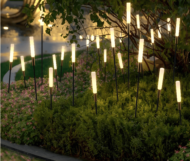 Éclairage de jardin solaire, lampe LED extérieure design, étanche pour balisage moderne.