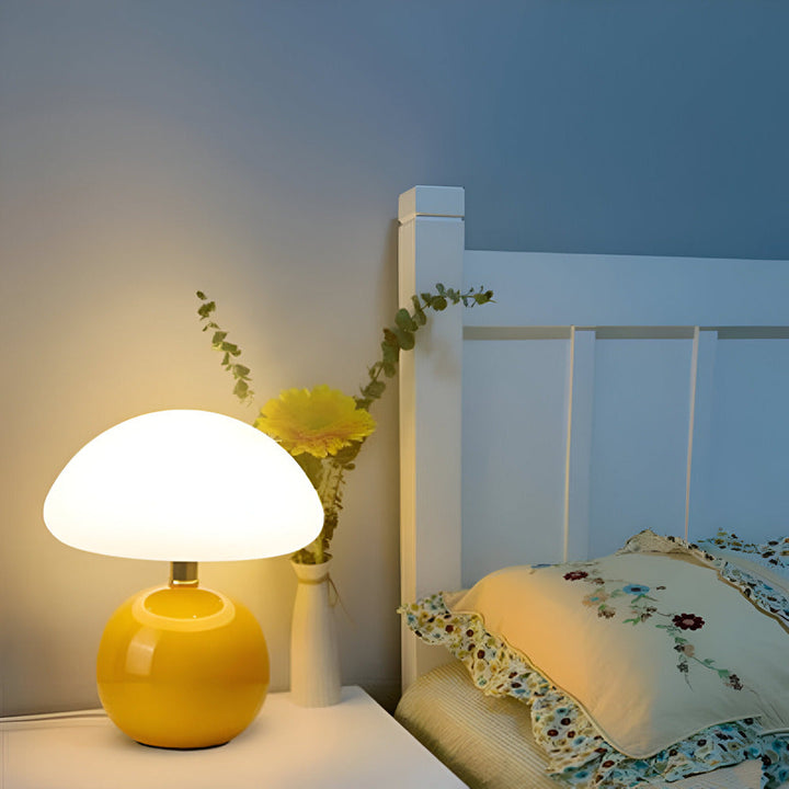 Élégante lampe champignon Bauhaus avec éclairage LED doux, parfaite pour une ambiance chaleureuse.