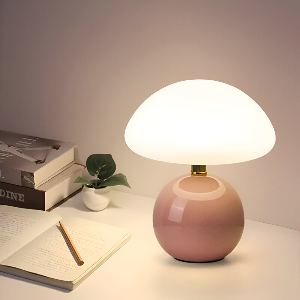 Lampe design champignon LED, lumière d'ambiance pour salon ou chambre, style Bauhaus contemporain.