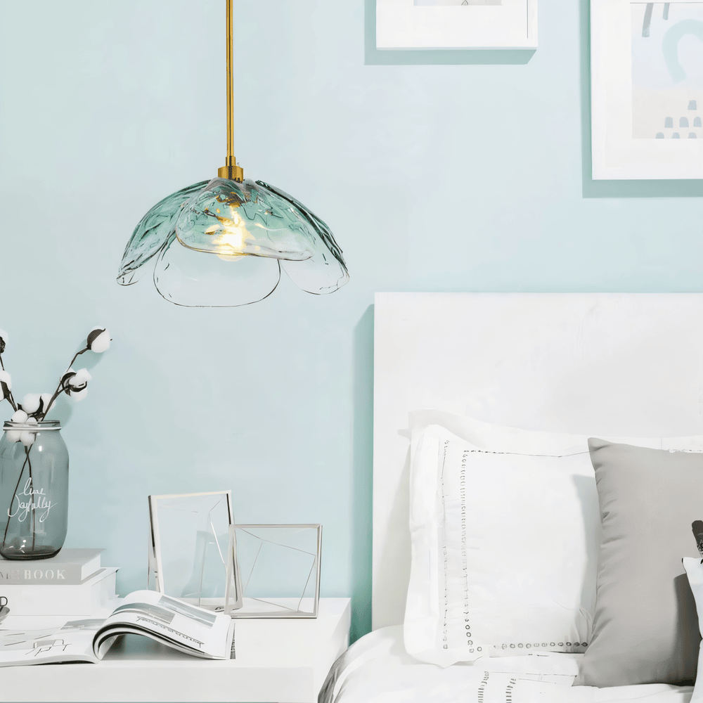 Suspension luminaire florale, ambiance chaleureuse avec LED, style contemporain pour salon.