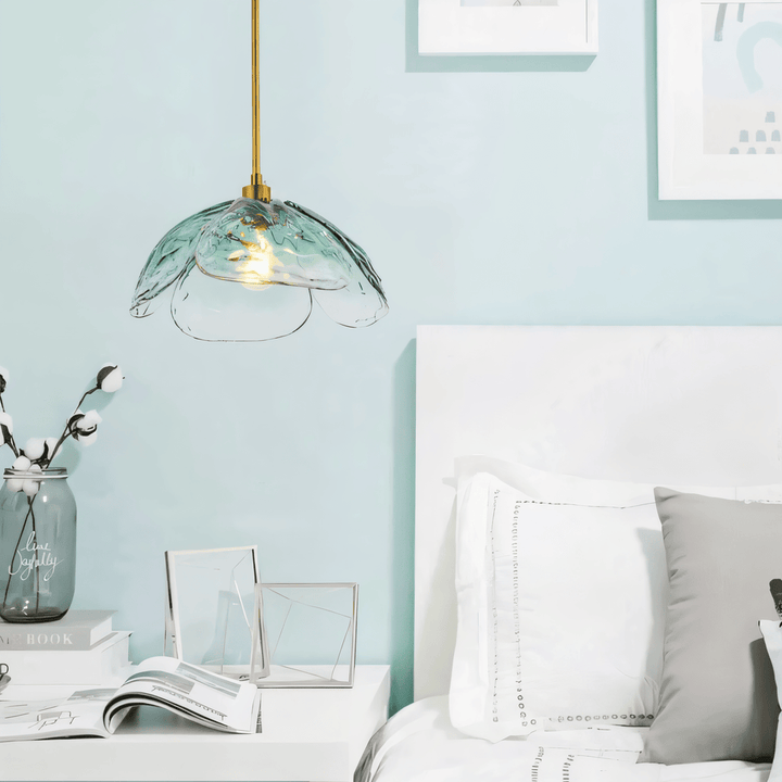Suspension luminaire florale, ambiance chaleureuse avec LED, style contemporain pour salon.