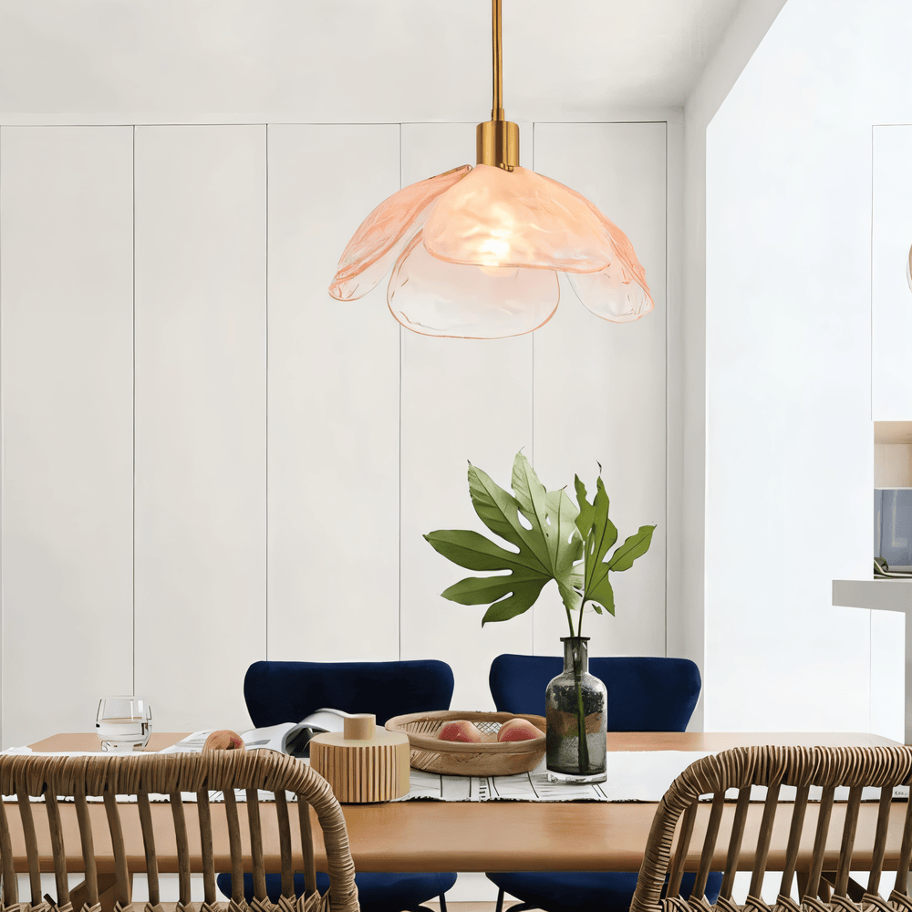 Luminaire LED design floral, éclairage suspendu pour une décoration intérieure moderne.