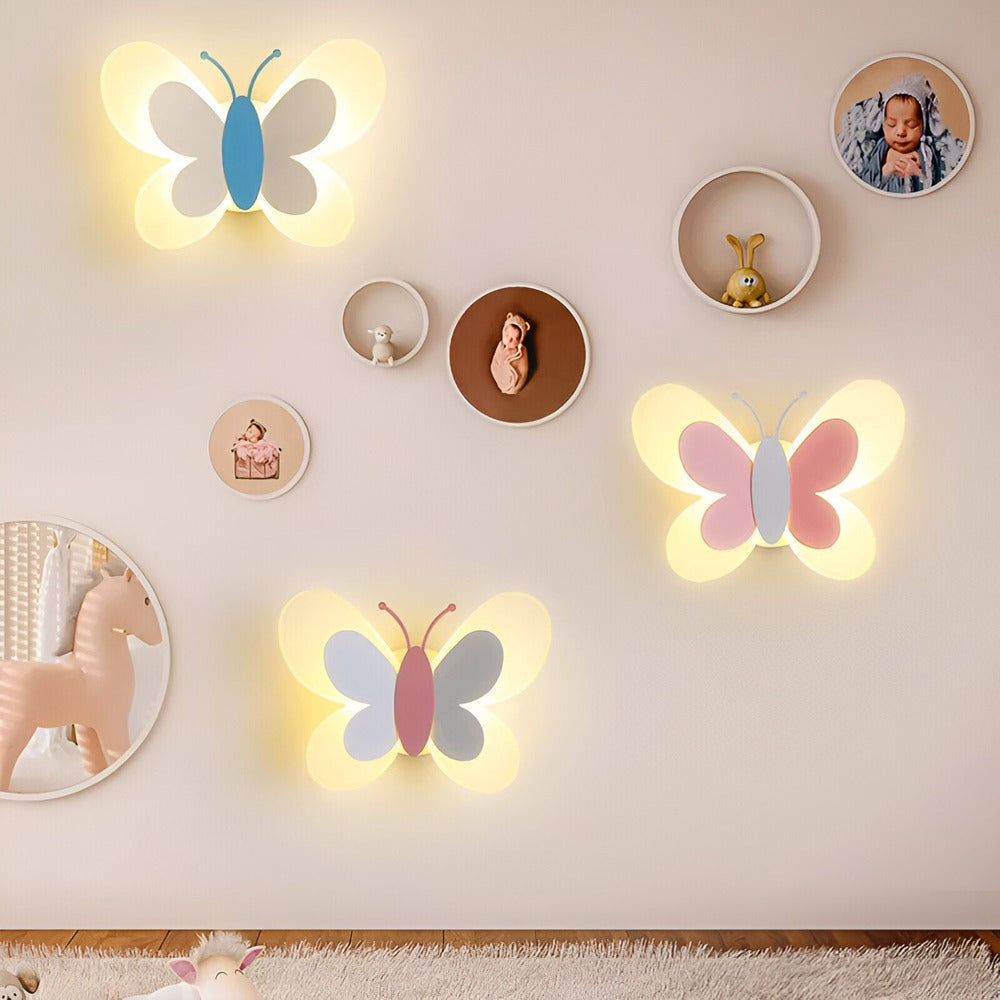 Lampe murale papillon LED colorée, idéale chambre enfant, décoration murale moderne.