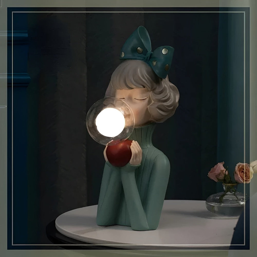 Lumière féerique de la lampe BubbleFairies, créant une ambiance chaleureuse et magique dans la pièce.